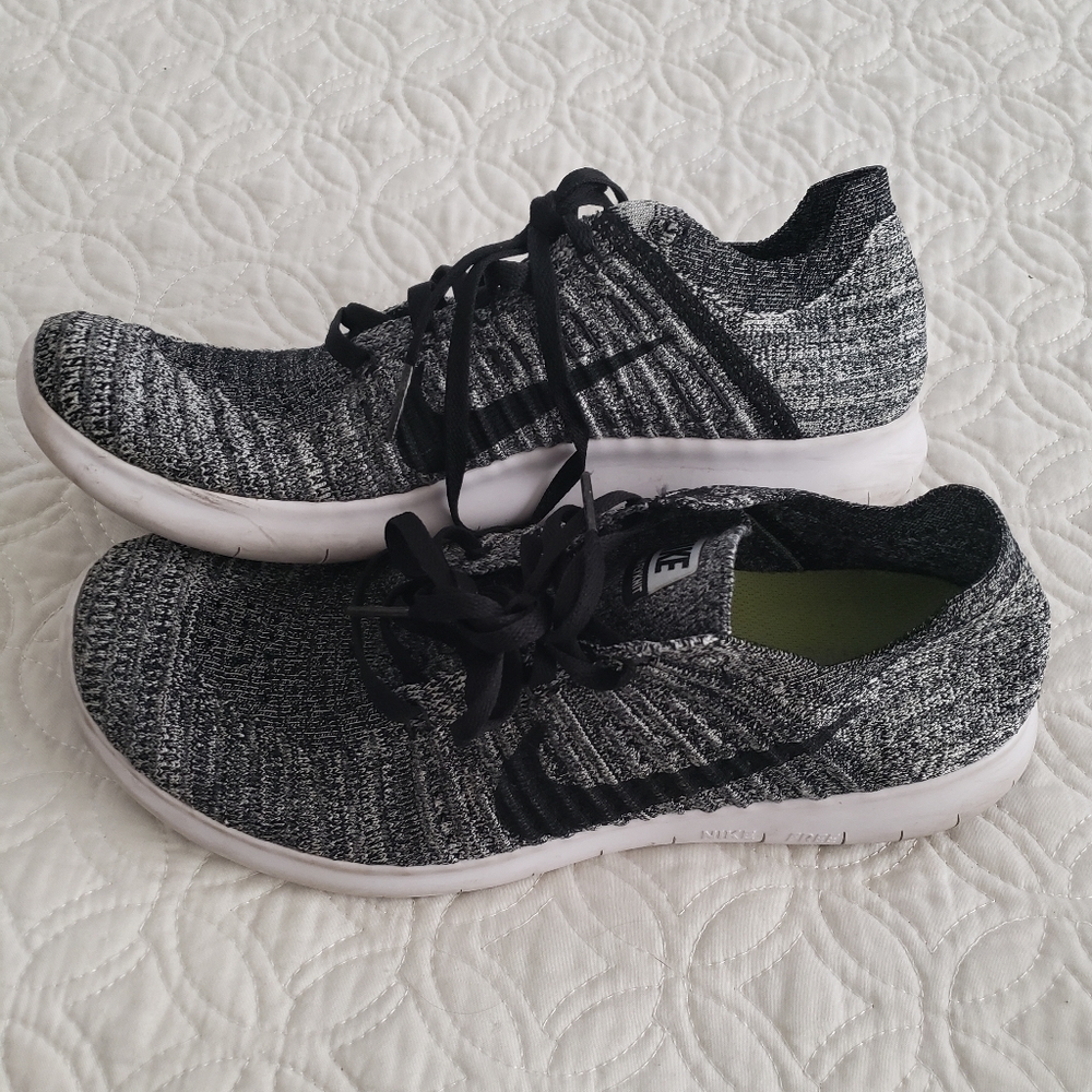 Nike Free Flyknit Women's Size 9.5 Running Shoe